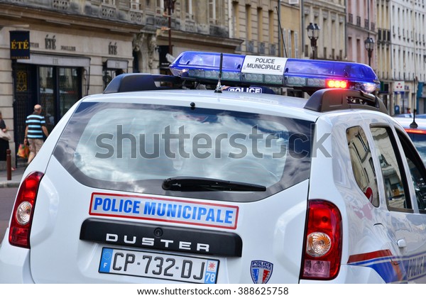 Versailles, France - august 16 2015 municipal\
police car in the city\
center