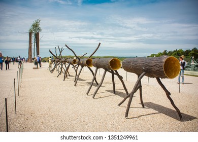 VERSAILLES, FRANCE - JUNE 17, 2013 : Installation Giuseppe Penone In The Gardens Of Versailles