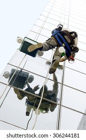 Vertical Climber Industrial Worker