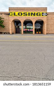 Vertical Shot Of A Mail Anchor Store Going Out Of Business During The Pandemic