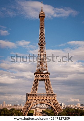 Vertical view of the famous Eiffel Tower in the capital city of Paris, France during the sunset hours Stock foto © 