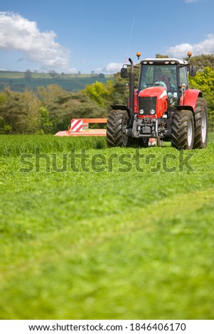 Similar – Foto Bild Landwirtschaftliche Felder in einem Dorf in Spanien.