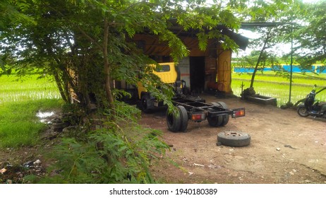 A Very Busy Roadside Car Repair Shop