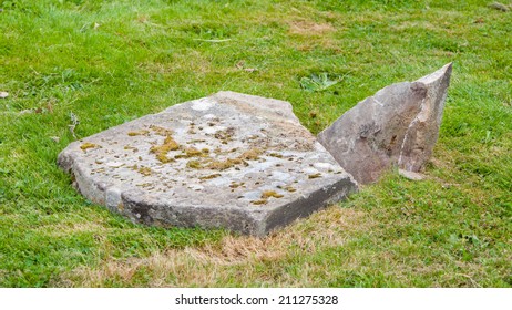 91 Broken cemetery marker Images, Stock Photos & Vectors | Shutterstock