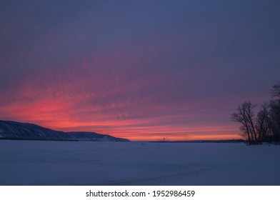 Very Powerful Sunset Over Winter Volga River, In Samara Region Of Russia