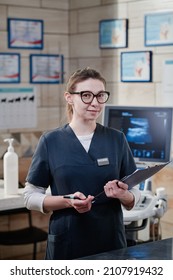 Vet Nurse Working In Vet Clinic