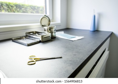 A Veterinarian Office With Several Equipment