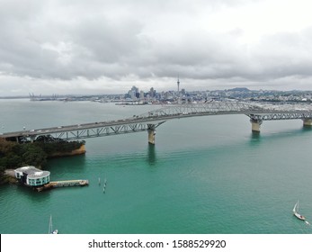 Viaduct Harbour, Auckland / New Zealand - December 14, 2019: The Amazing Auckland Harbour Bridge, The Marina Bay, Beaches, And The General Cityscape Of Auckland