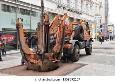 Vianna, Austria, 06 Feb 2009, Removing A Tree In The Street Kärntner Strasse Using A Special Gear