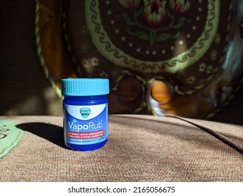 Vicks Vaporub Is A Small Pack Of Topical Ointment To Relieve The Flu In The Form Of Colds And Coughs.  Gorontalo, Indonesia - June 8, 2022