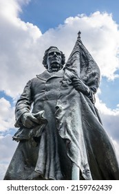 Vicksburg , MS - Oct. 23, 2021: Statue Of Jefferson Davis, President Of The Confederate States And Commander In Chief During The Civil War, By Henry H. Kitson