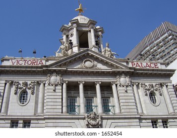 Victoria Palace Theatre