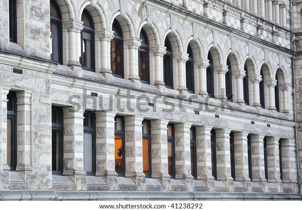 Foto De Stock Sobre Victorian Style Windows Arches Historic