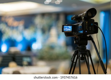 Video camera with blur background