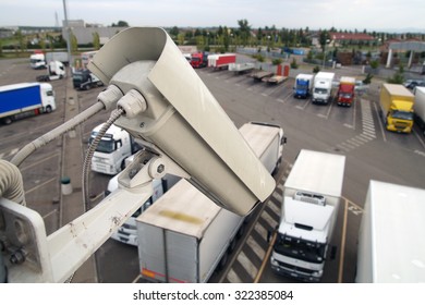 Video surveillance camera installed on a vehicle parking