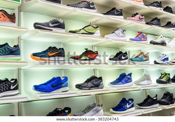 vienna shoes stores