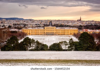 Vienna, Austria - Januar 03, 2019: Beautiful Color Winter Sunrise With Panoramic View Of The Schonbrunn Palace (Schloss Schönbrunn), Garden And City, Wien, UNESCO World Heritage Site, Austria, Europe