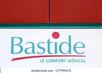 Vienne, France - June 7, 2020: Bastide Le Confort Medical Logo On A Wall. Bastide Le Confort Medical Is A French Company Specializing In The Supply Of Medical Equipment For Home Care