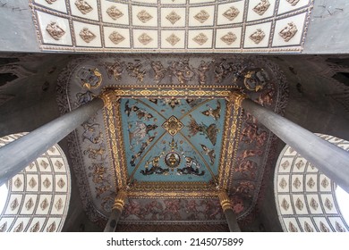 VIENTIANE, LAOS - AUG 20: Ceiling of Patuxai, It's a war monument in the centre of Vientiane. The Patuxai is dedicated to those who fought in the struggle for independence from France on Aug 20, 2011