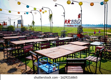 Vientiane, Laos - Jan, 29, 2020: A Beautiful View Of The City And It Buildings, Bars, Hotels And Restaurants.