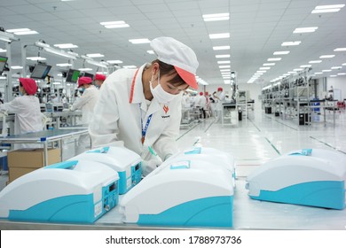 Vietnam 3rd Aug 2020: A Person Is Checking The VFS-510 Ventilator Amid The Unfold Of The Coronavirus Illness (COVID-19) At Vsmart Factory Of Vingroup Out Of Doors Hanoi, Vietnam August 3, 2020.