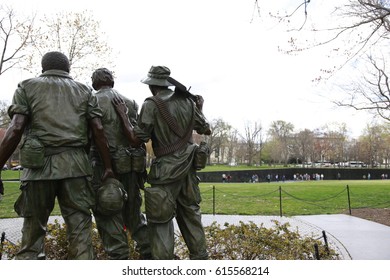 Vietnam Wall Three Men Soldier Statue