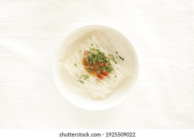 Vietnamese Instant Pho Rice Noodles In White Bowl