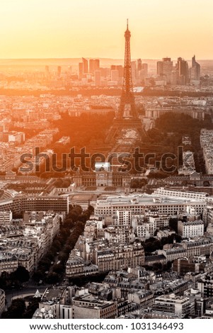 Foto Bild Eiffelturm in Paris bei goldenem Sonnenuntergang