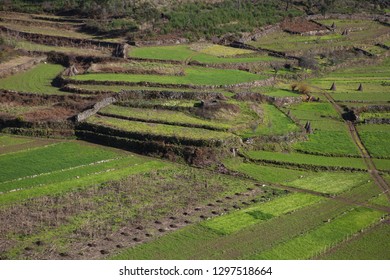 Resultado de imagem para aldeia na serra em portugal foto