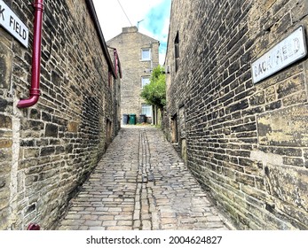 View Up Back Field, A Stone Cobbled Street In Thornton Village, The Birthplace Of The Bronte Sisters