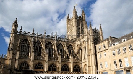 A view of Bath Cathedral in the evening