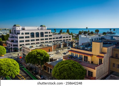 View Of Buildings Along 2nd Street, In Santa Monica, California.