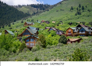 Old Cabin By Lake Images Stock Photos Vectors Shutterstock