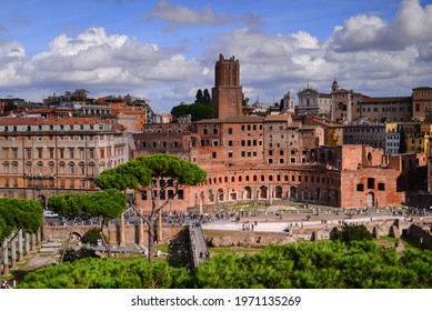 View from the Campidoglio to the Imperial forum (Fori Imperiali) and the Monti district, Rome, Italy	
