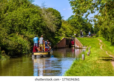 597 Boat Leaving Canal Images, Stock Photos & Vectors 