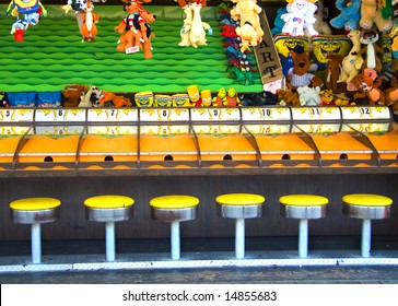 view of carnival game horse race waiting for players