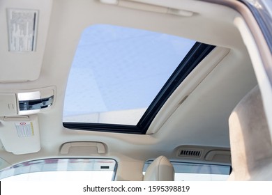 Bilder Stockfotos Und Vektorgrafiken Sunroof Shutterstock