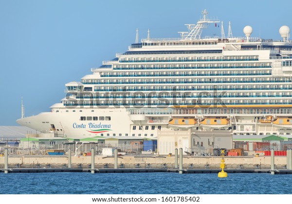 cruise ship departing from qatar