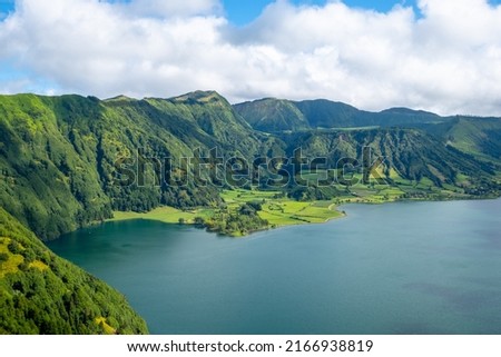 View from the Cumeeiras viewpoint to Seven Cities Lake - 