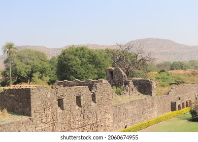 525 Daulatabad fort Images, Stock Photos & Vectors | Shutterstock