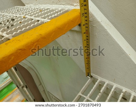 view dimensional gap step ladder including cover. view degre ladder