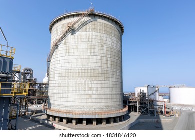 View Of The Double Wall, Cylindrical And Vertical Ammonia Storage Tank In The Factory. Ammonia Is Used In Numerous Different Industrial Application Requiring Carbon Or Stainless Steel Storage Vessels.