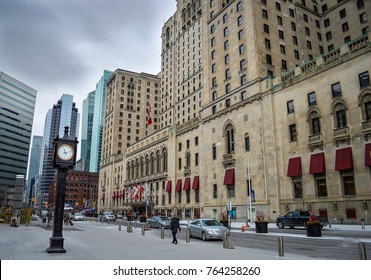 A view of downtown Toronto, with its skyscrapers and the big Fairmont Hotel 