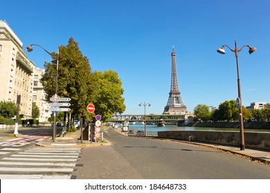 View of the Eiffel tower and Bir-Hakeim bridge from Avenue du President Kennedy, Paris, France