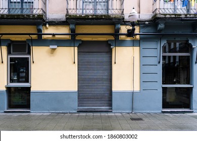 View of the facade of a closed bar