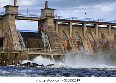 View Falling Water Hydroelectric Power Station Stock Photo 325852019 ...