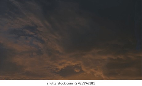 View of the gradation of cloud colors, the evening sky approaching night