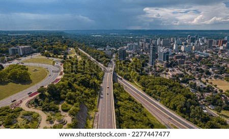 view of highway in the Hamilton city of Ontario 