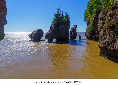 191 Hopewell Rocks Provincial Park Images, Stock Photos & Vectors 