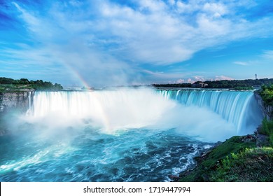 View of Horseshoe Fall, Niagara Falls, Ontario, Canada.